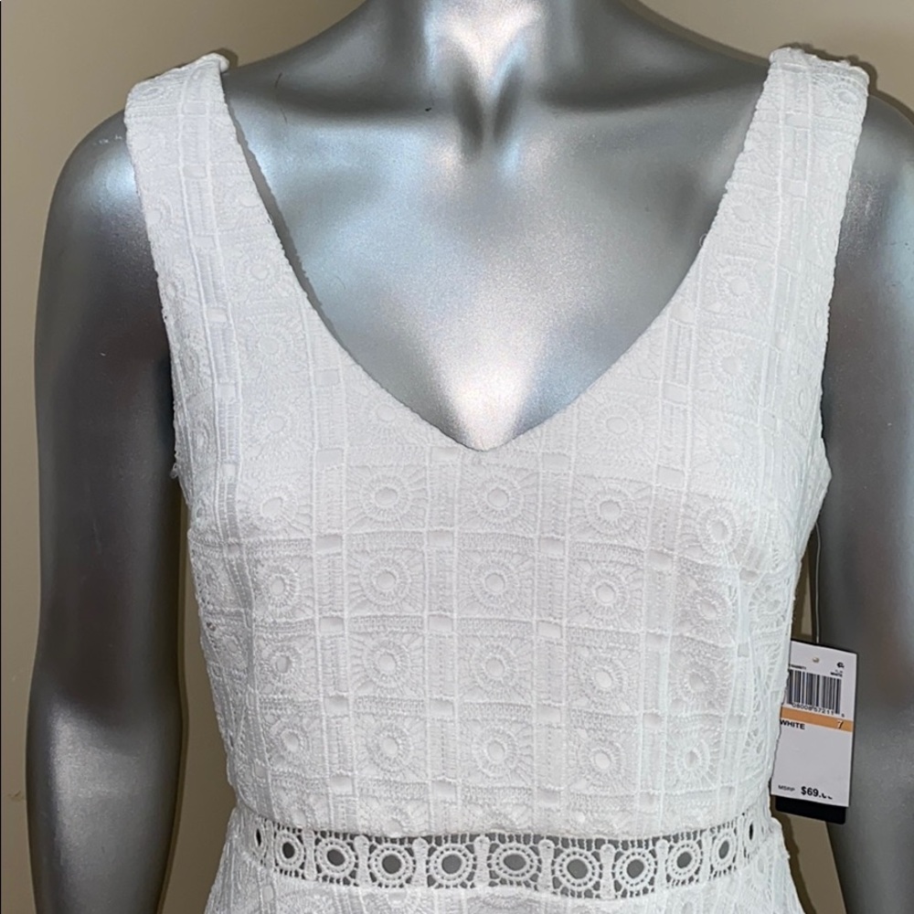 White Sleeveless dress